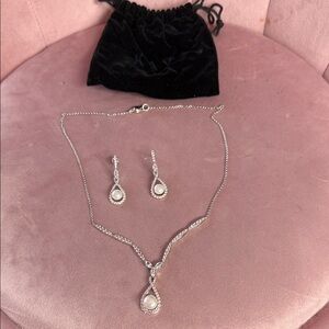 Kay Jewelers Silver and Pearl Necklace Set